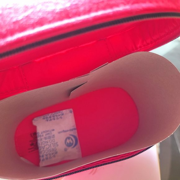 Dior Pink Cosmetic Case - Picture 2 of 7